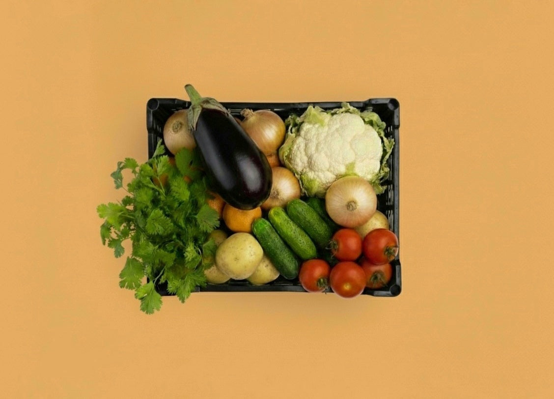 Small produce box — fresh farm vegetables — Freshever weekly GTA including Brampton, Vaughan, Pickering  delivery.