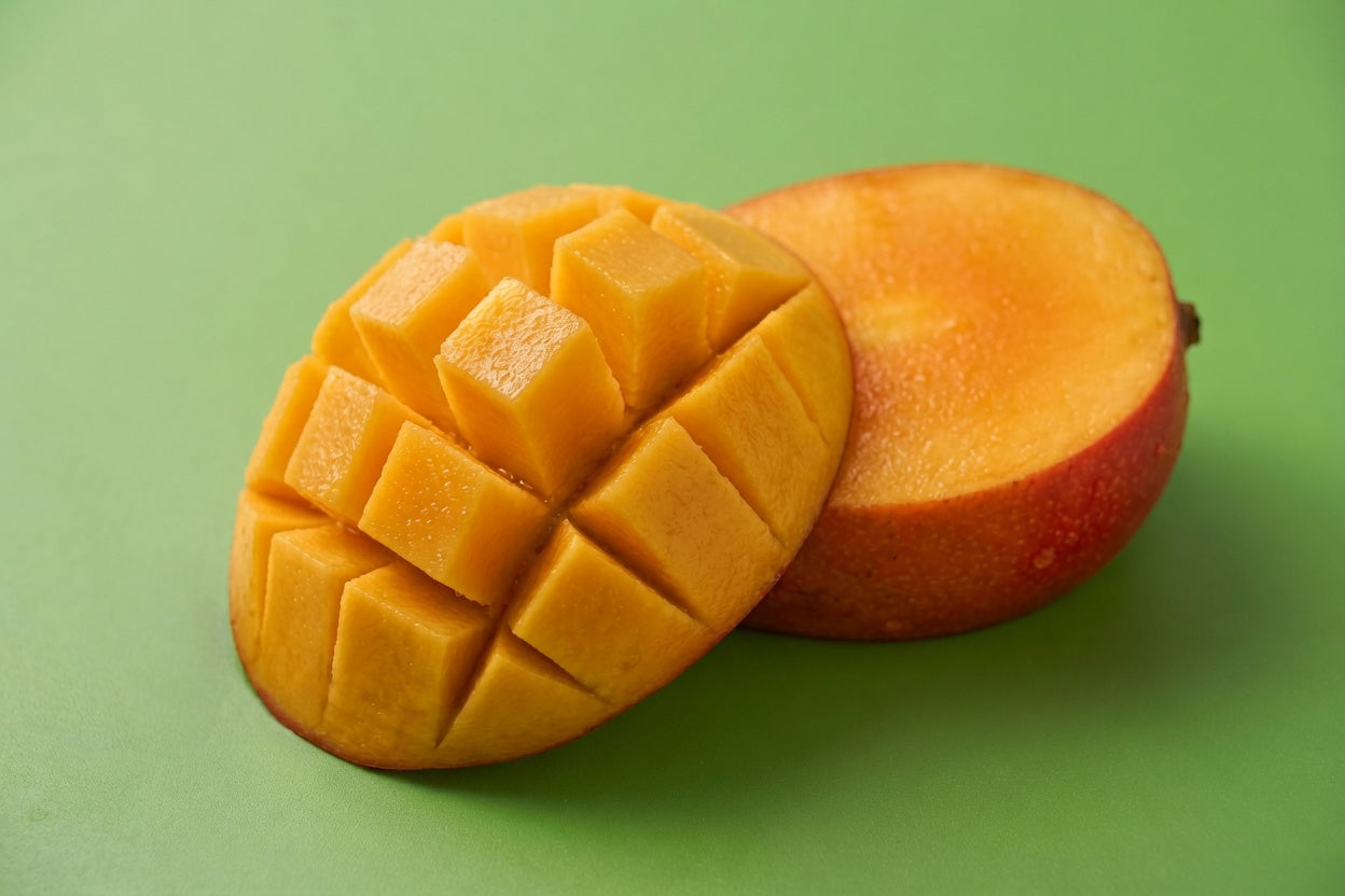 Sweet Sugar Mango with edible skin - pocket-sized lunchbox mango from Colombia